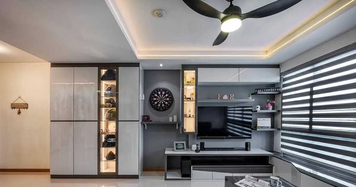 Le Interi 4-room BTO living room with TV feature wall